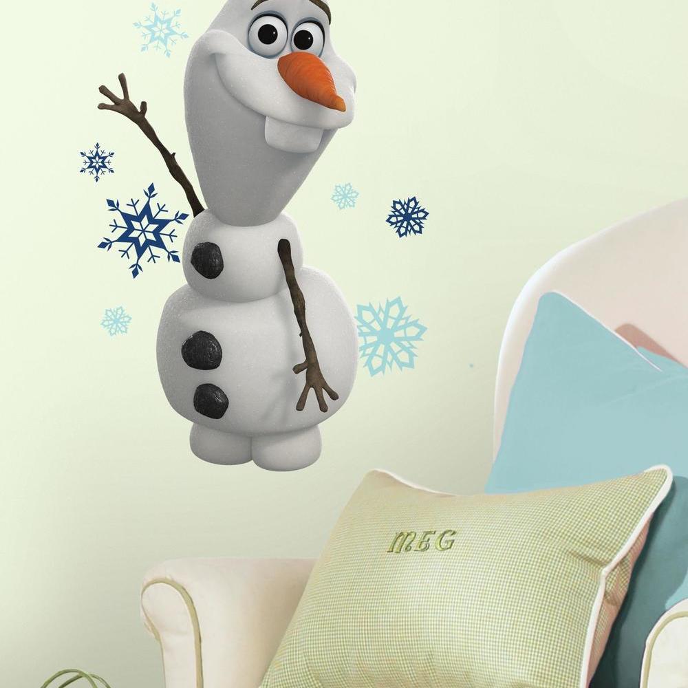 olaf with snow